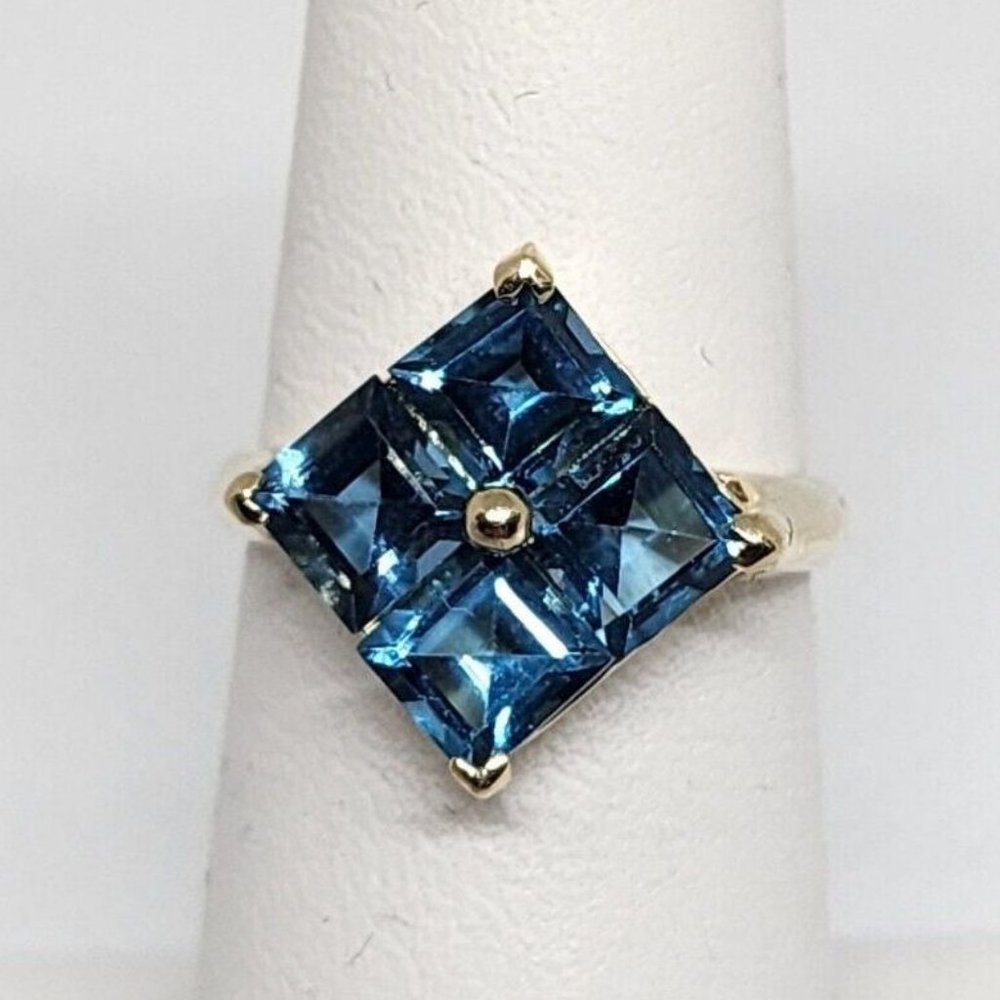 10K YELLOW GOLD & TOPAZ RING  SIZE 5